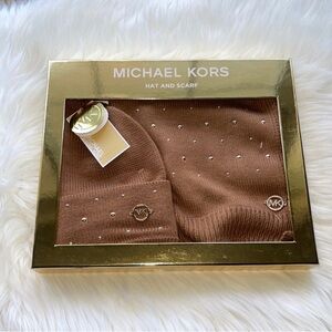 Michael Kors Women Set Dome Studs Cozy Knit Hat and Scarf. NWT